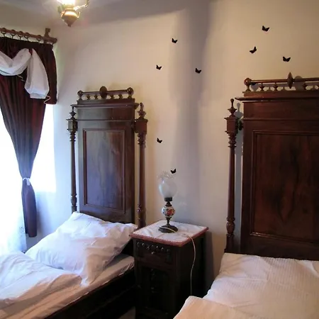 Farm stay Dwor Feillow *